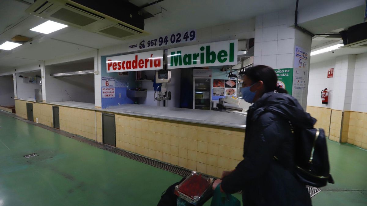 Pescaderías cerradas en el Mercado del Marrubial.