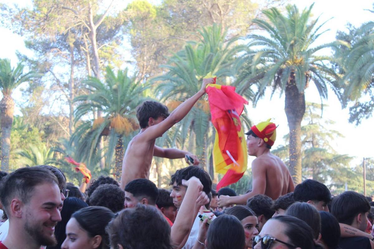 Fotogalería | Así se vive en la Alcazaba de Badajoz la final del Mundial 2026 Fotogalería | Así se vive en la Alcazaba de Badajoz la final del Mundial 2026