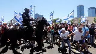 Decenas de detenciones y carreteras bloqueadas en las protestas contra la reforma judicial en Israel