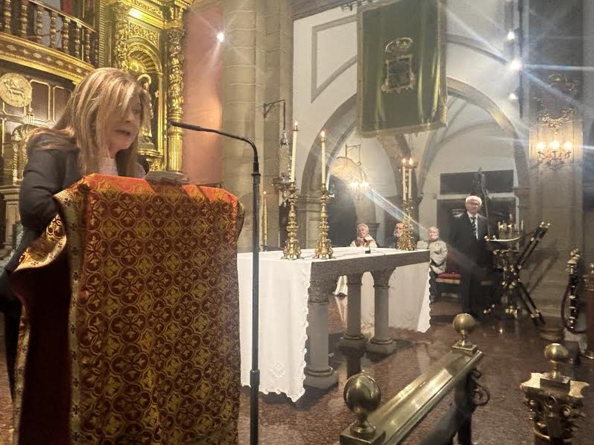 María Teresa Álvarez, durante la presentación del pregonero
