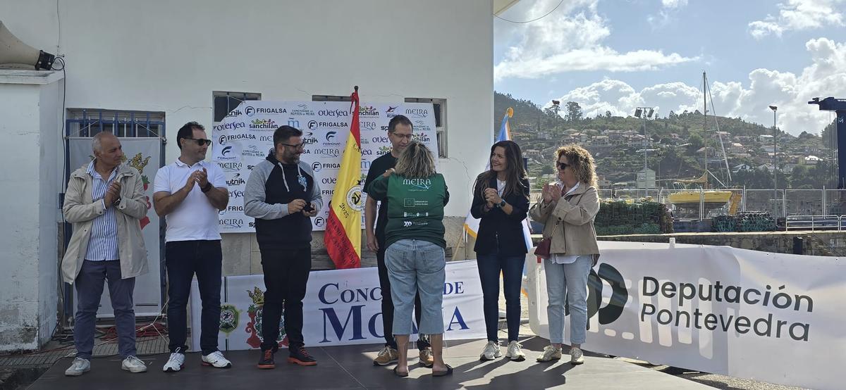 Un homenaje de la Sociedade Deportiva Samertolaméu de remo