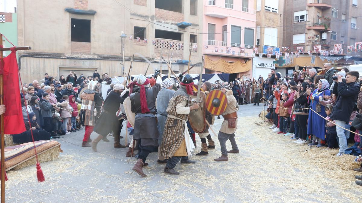 La recreación de la batalla de rendición de los sarracenos fue el acto central de Al-qüra Medieval.