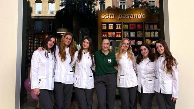 El equipo de la nueva tienda de Farmavázquez en Madrid.
