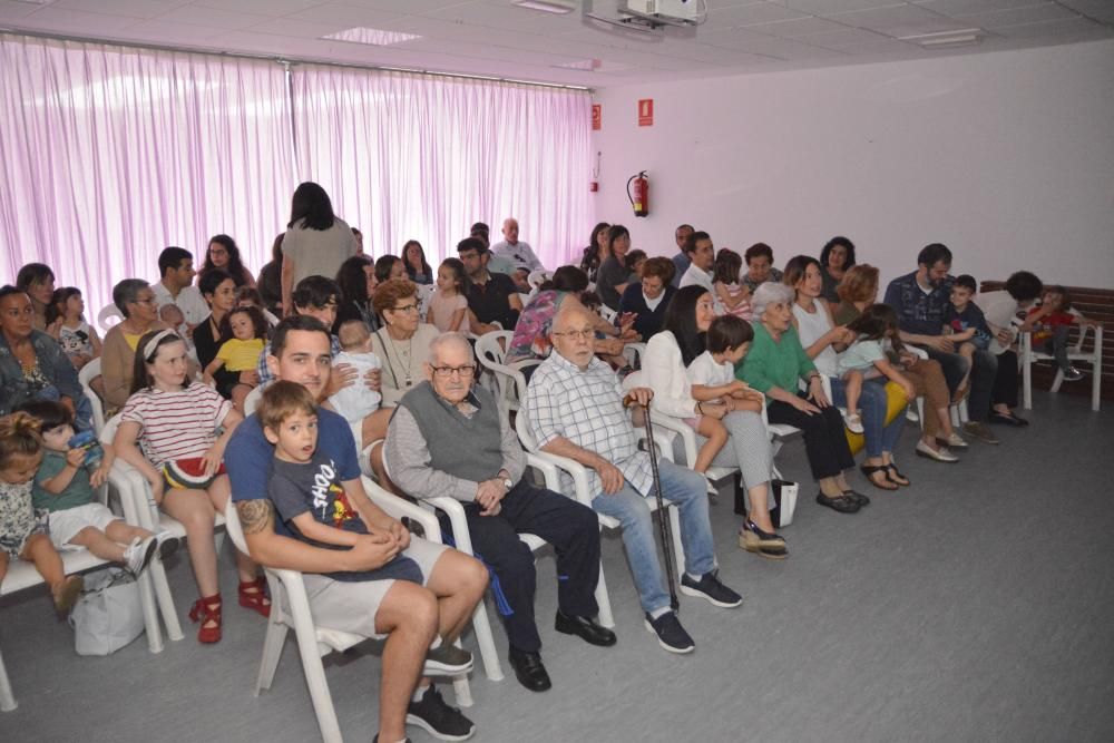 Despedida del proyecto 'Camiño pola memoria' de Afaco en la escuela infantil de Os Rosales