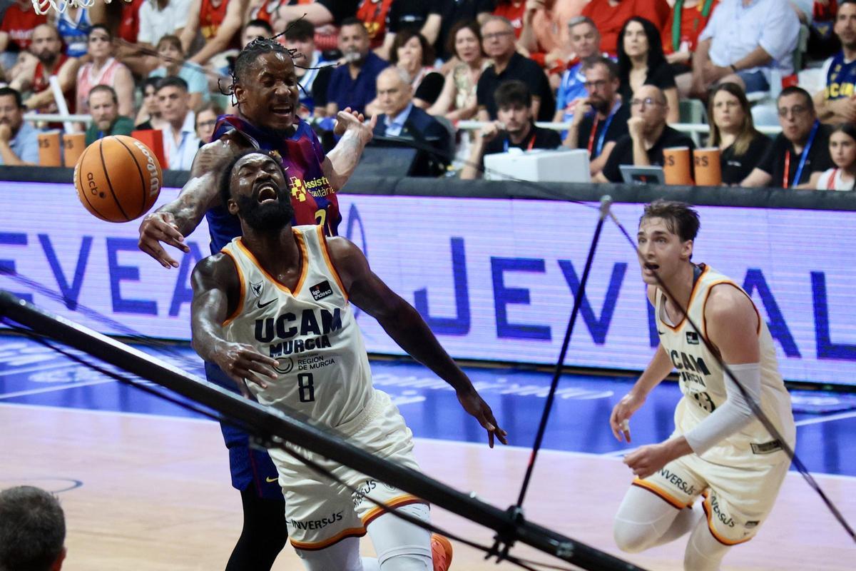 Las mejores imágenes del partido entre el UCAM y el Barcelona
