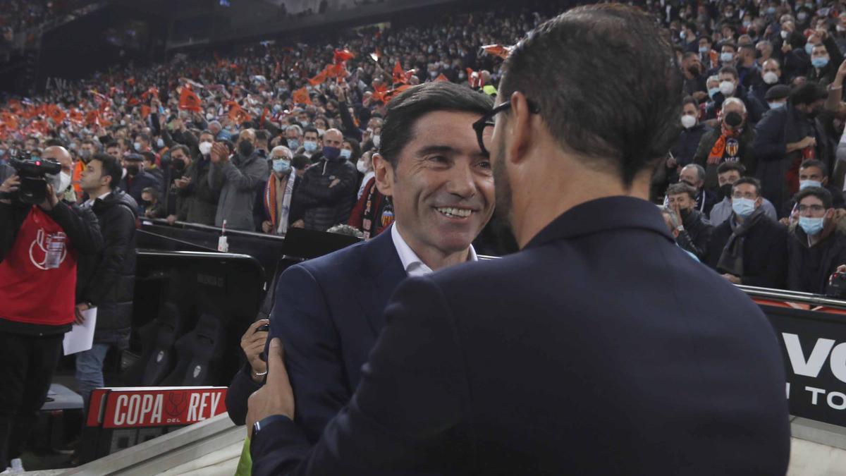 Una imagen del encuentro Marcelino-Bordalás en Mestalla