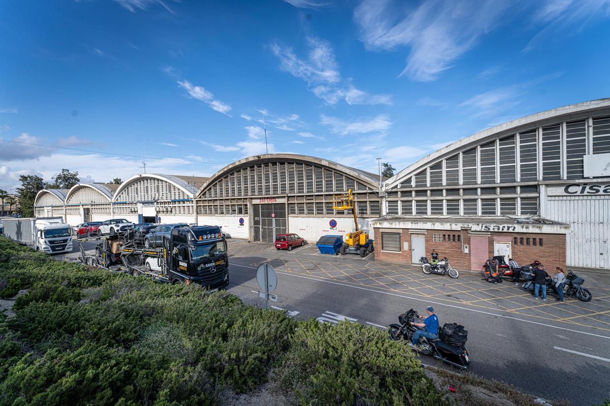 Los ‘tinglados’ de Sant Bertran acogerán el futuro BlueTech Port del Port de Barcelona.