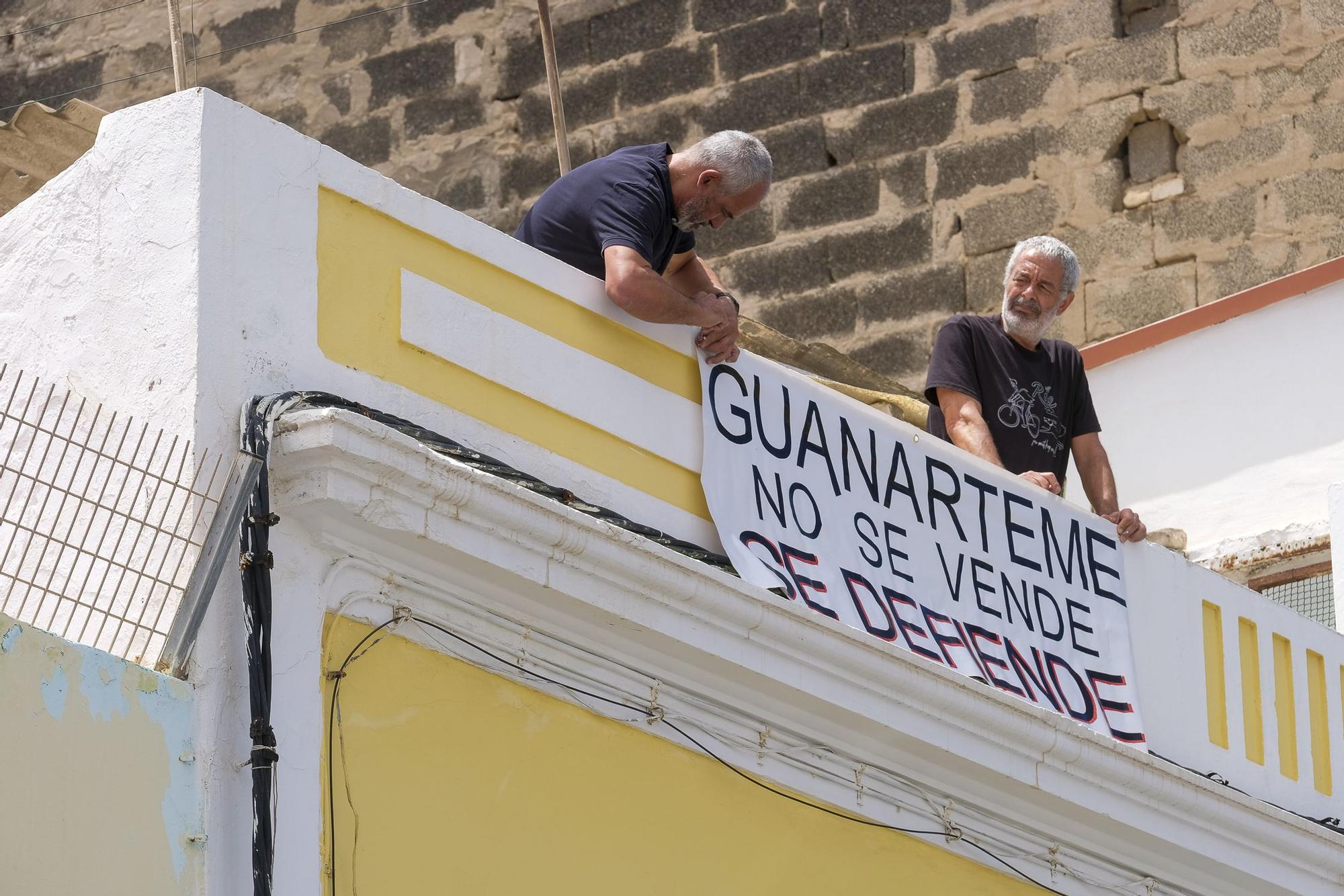 Vecinos de Guanarteme cuelgan pancartas de "Guanarteme no se vende, se defiende"