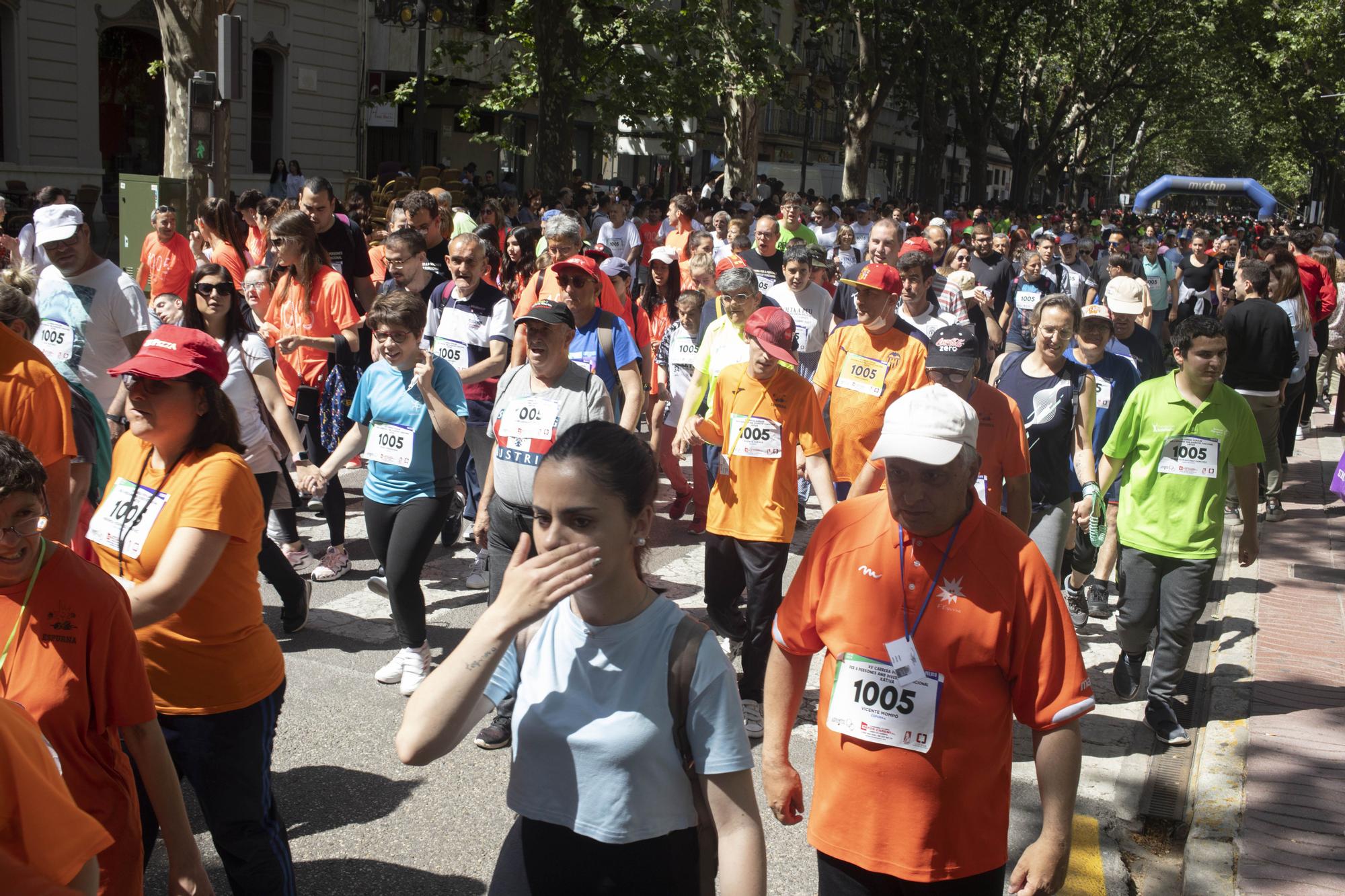 Más de 1.200 personas participan en la XV edición de la carrera de Aspromivise