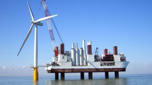 Transició Ecològica planeja convertir els ports en fàbriques d’eòlica marina