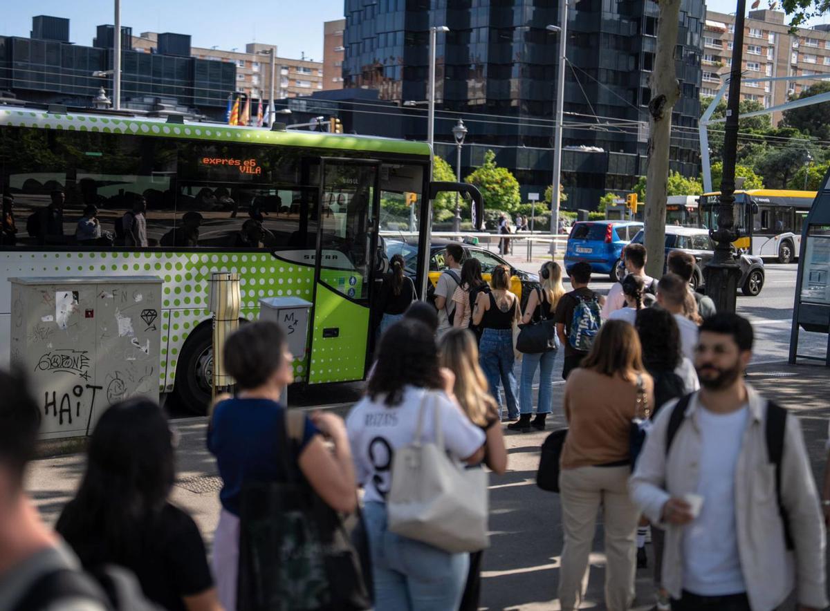 El nombre de viatgers de busos ràpids a BCN augmenta un 19% El nombre de viatgers de busos ràpids a BCN augmenta un 19%