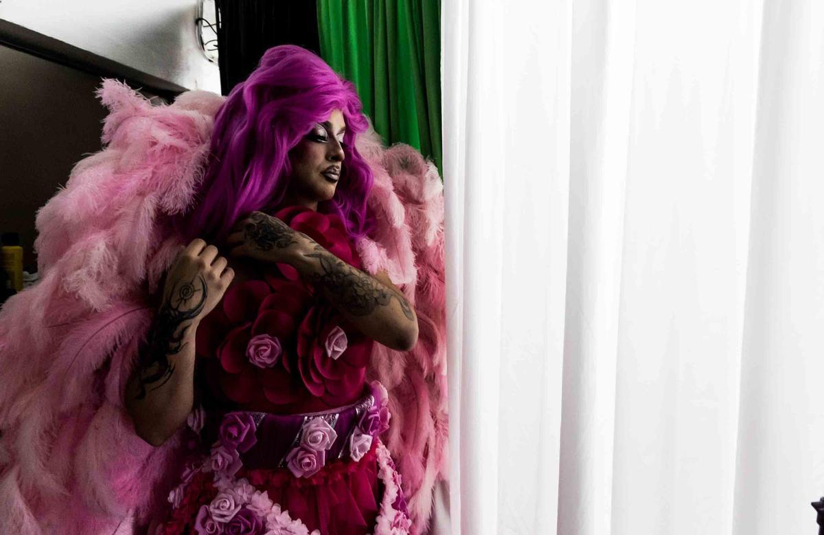 Elche rompe prejuicios: un FP de peluquería impulsa a un joven a cumplir su sueño drag a través de teatro Elche rompe prejuicios: un FP de peluquería impulsa a un joven a cumplir su sueño drag a través de teatro
