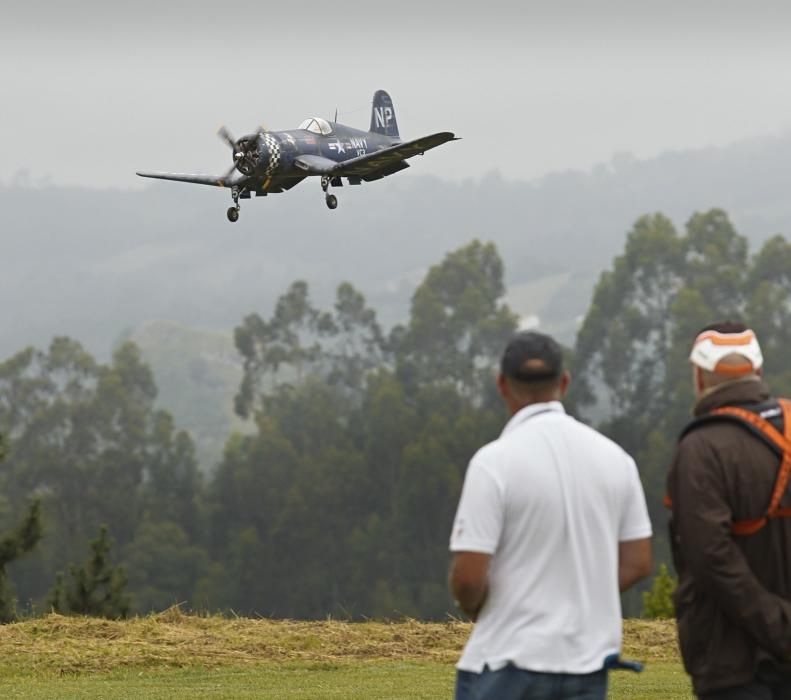 Inauguración de la pista de aeromodelismo del monte Pica Corros, Cenero