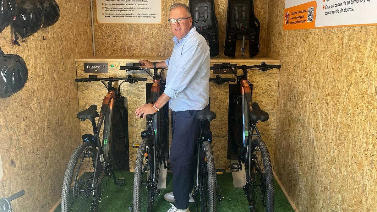 El Viso impulsa la movilidad turística sostenible con dos estaciones de aparcamiento para bicicletas y diez bicis de uso público.
