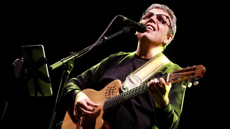 Pedro Guerra reinventa el concepto de disco de duetos en 'Parceiros'