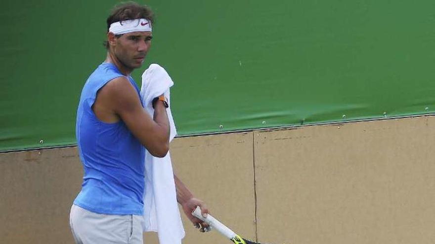 Nadal, durante el entrenamiento de ayer. // Efe