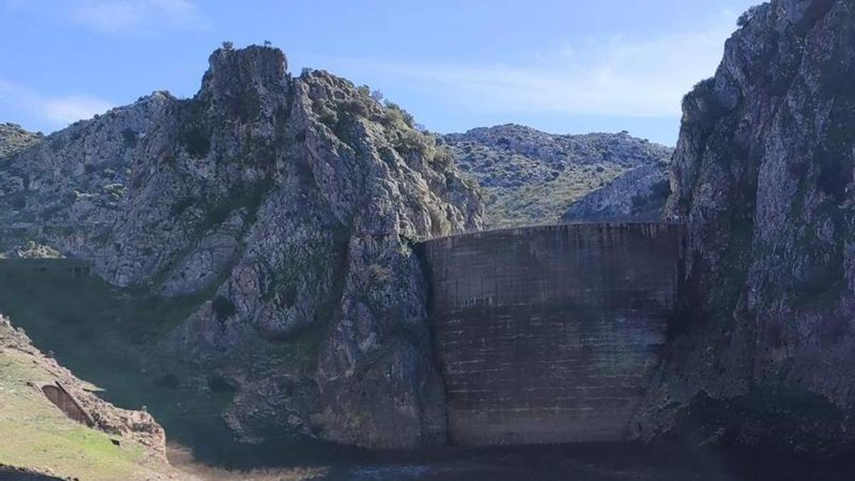 Presa de los Caballeros.