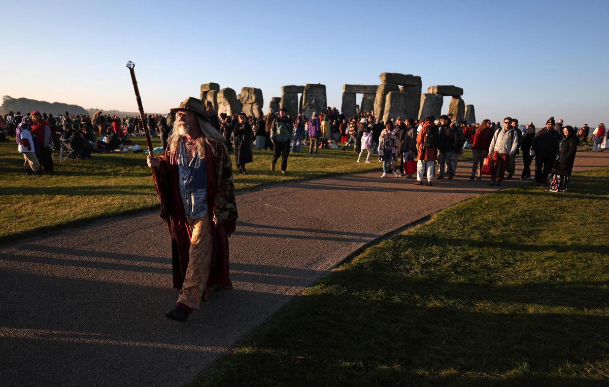 Salida del sol del solsticio de verano desde Stonehenge