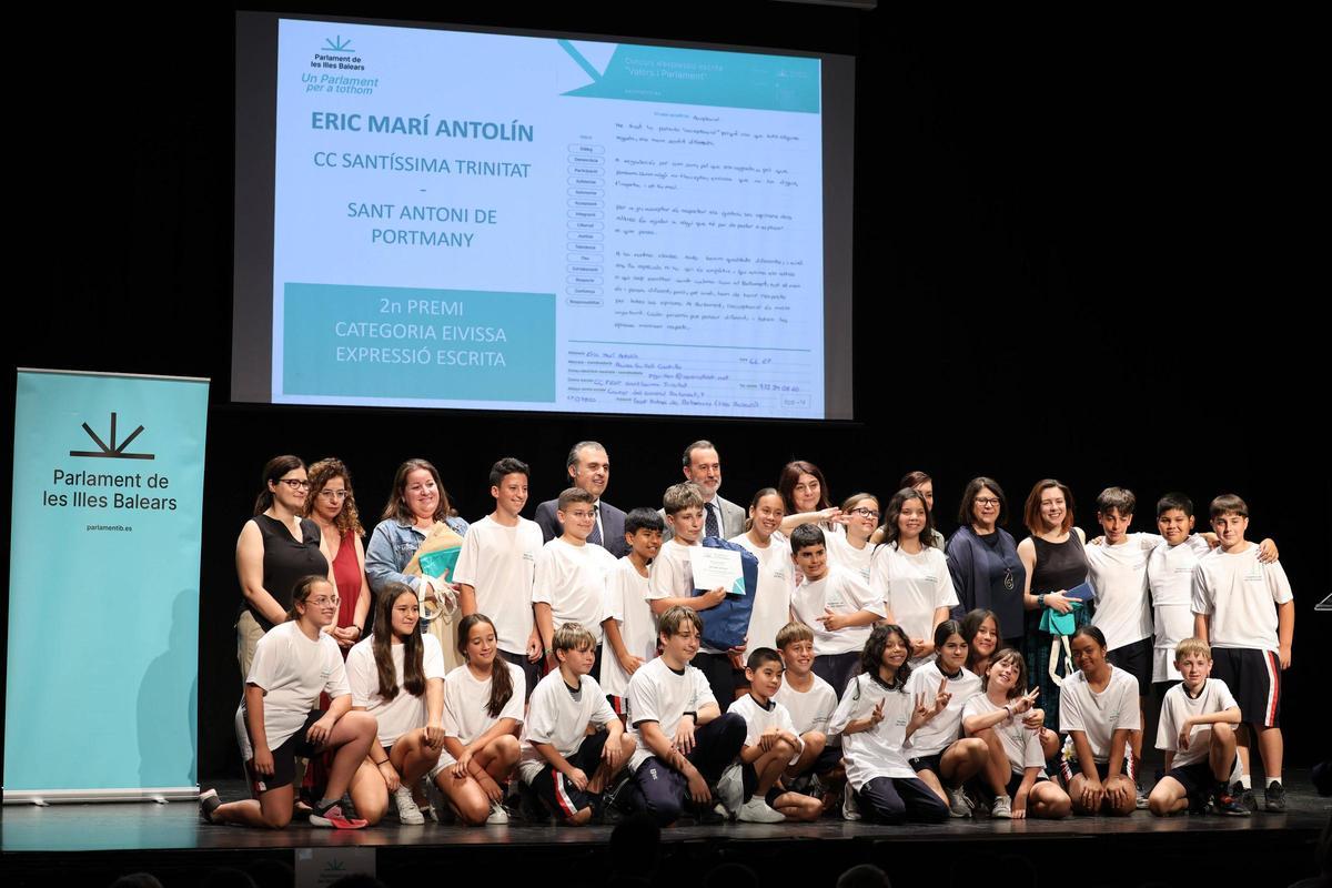Todas las imágenes de la XXII edición del concurso de dibujo 'Un Parlament per a tothom'.