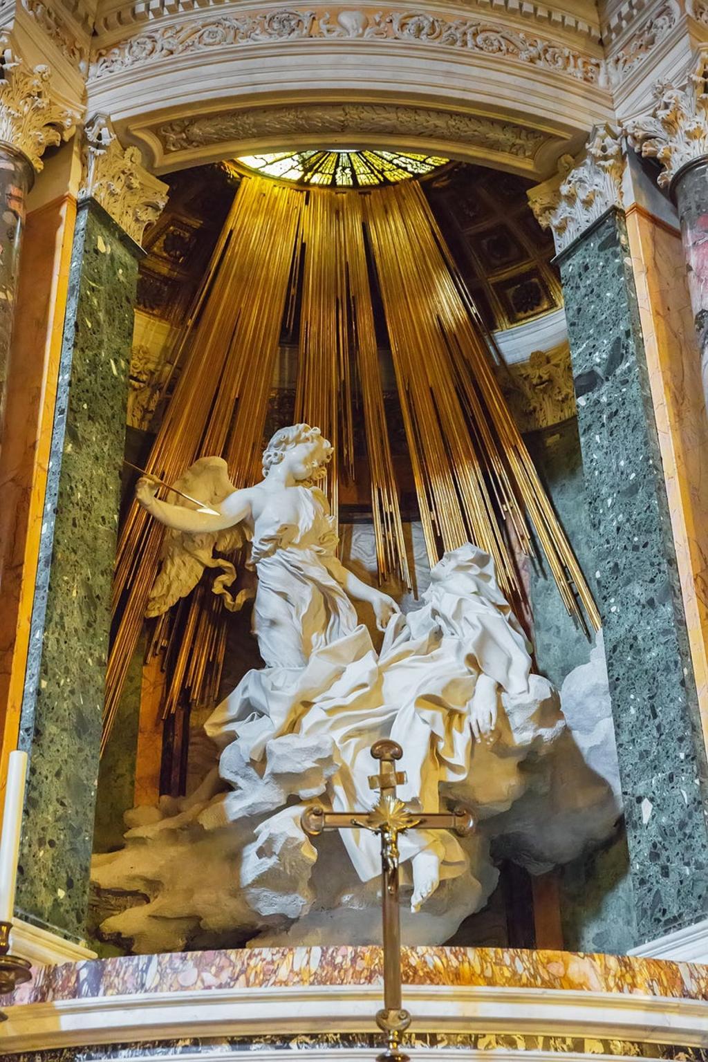 Escultura 'Éxtasis de Santa Teresa' de Bernini en Santa Maria della Vittoria en Roma.