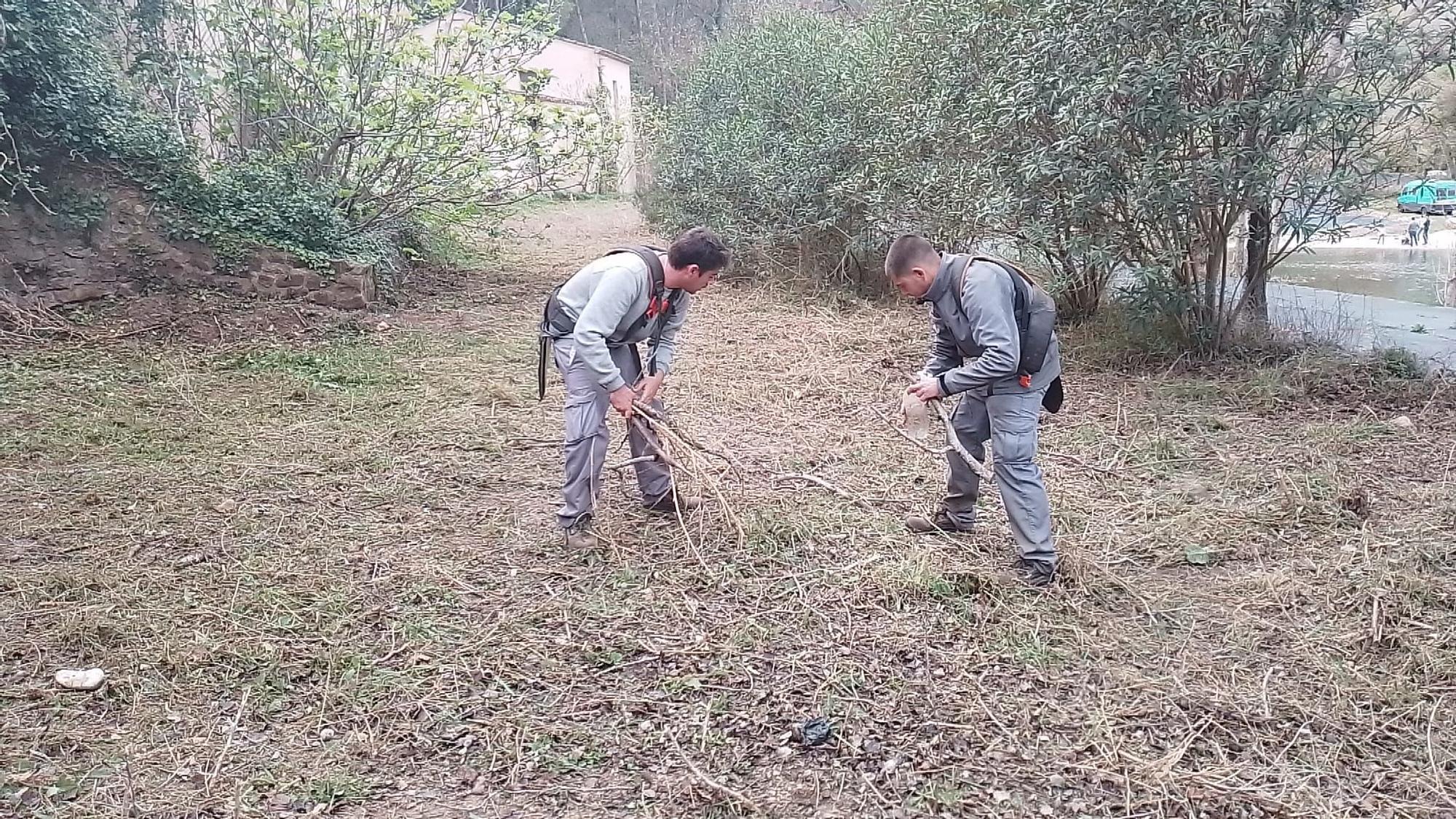 Xàtiva acondiciona para Pascua el entorno de la Cova Negra