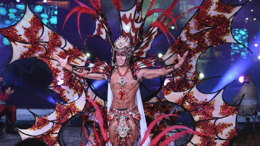 Gala de Elección del Rey del Carnaval de Verano de Puerto de la Cruz en el Lago Martiánez