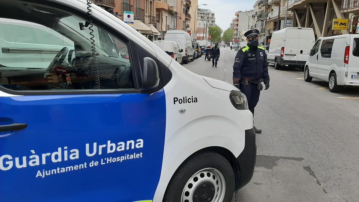La Guardia Urbana de L'Hospitalet de Llobregat durante el estado de alarma.