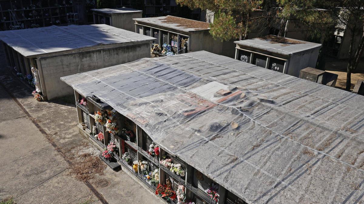 Imatge dels blocs de nínxols del Cementiri Nou de Girona