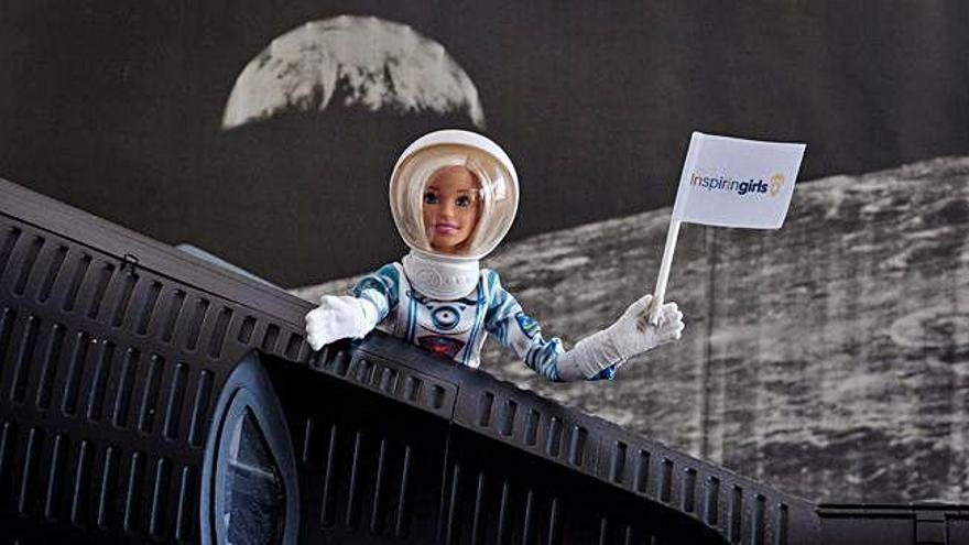 La &#039;Barbie astronauta&#039; anima a las niñas a viajar al espacio.