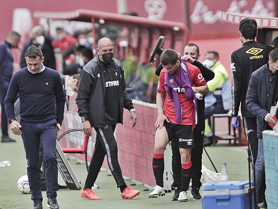 Galarreta se toca el muslo tras su lesión.