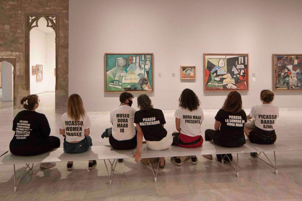 Performance de María Llopis y sus alumnas en el Museu Picasso de Barcelona, a principios de junio.