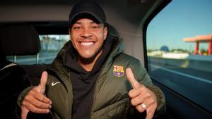 Vitor Roque ya está en Barcelona