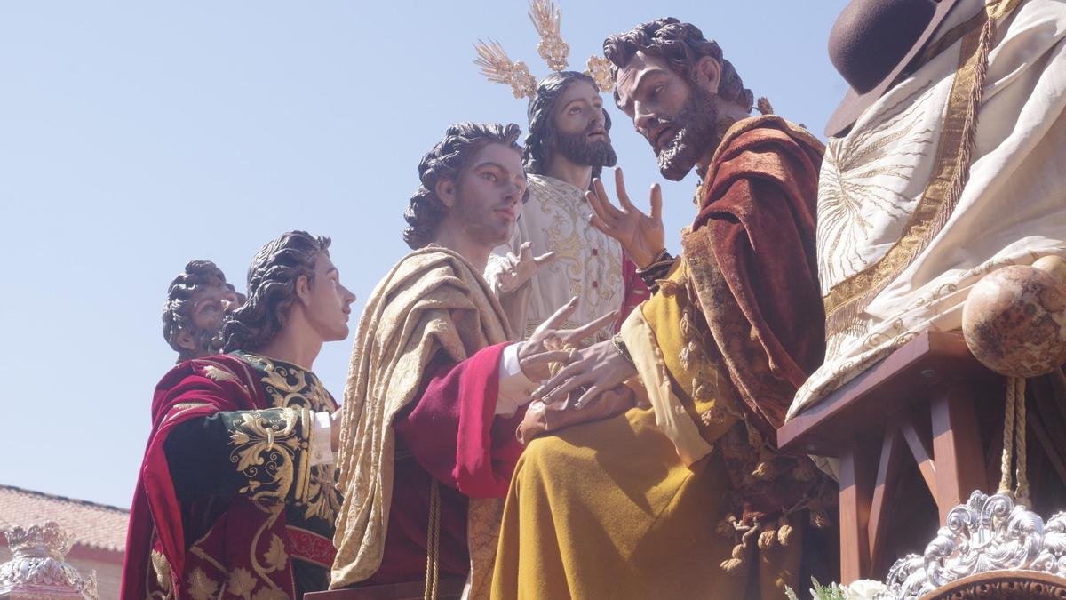 La imagen de Judas da la espalda a Cristo en la pasada procesión del Corpus de 2024.