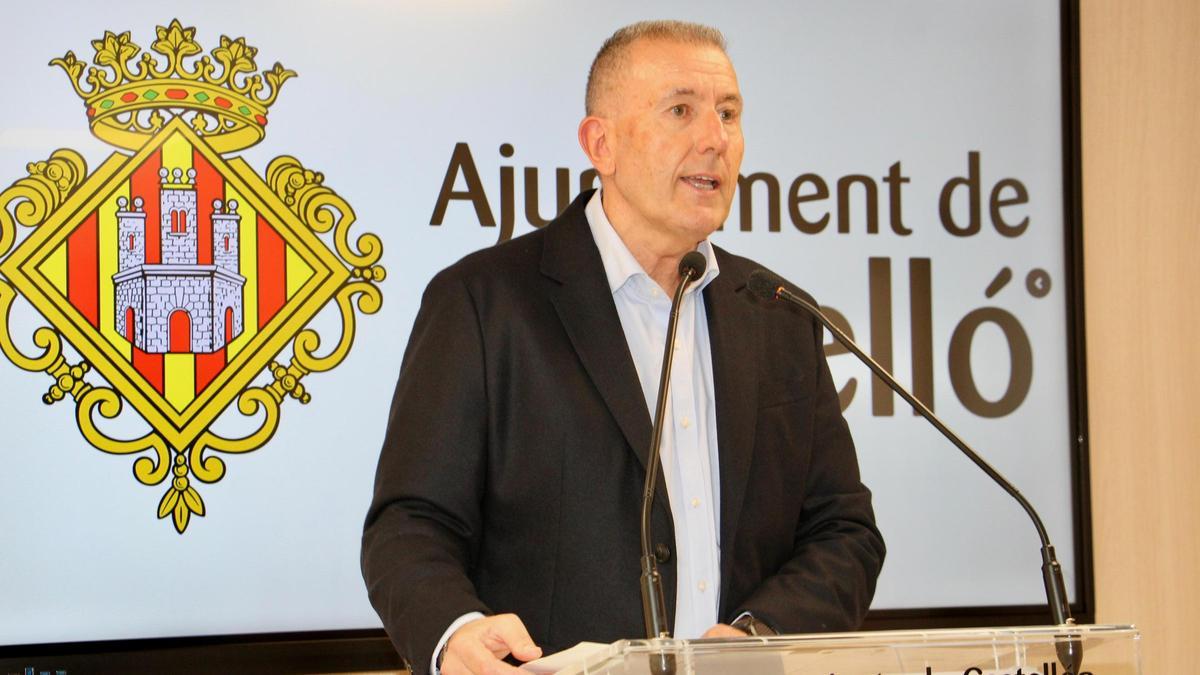 El portavoz municipal, Vicent Sales, durante su comparecencia tras la junta de gobierno local.