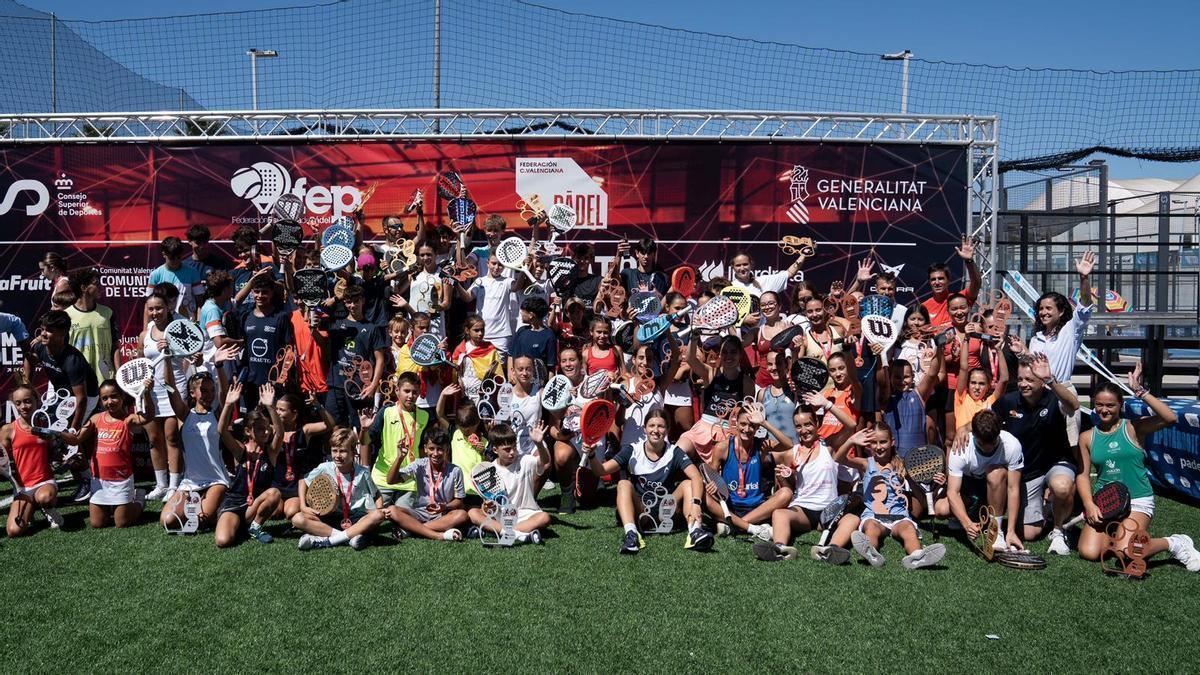 Los jóvenes posan en el Campeonato de España de Menores 2026.