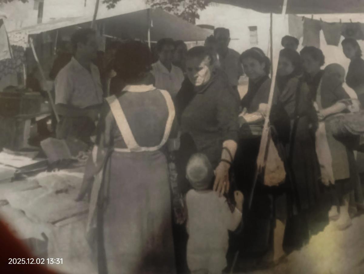 El puesto familiar en el mercado, en los años 50.