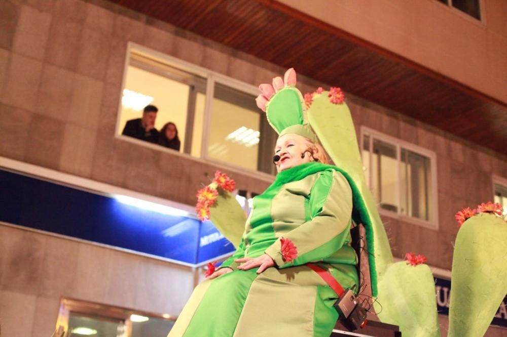 Die "Reyes Magos" trafen am Freitag (5.1.) in Palmas Hafen ein, um auf bunt geschmückten Festwagen durch die Innenstadt zu ziehen und den mallorquinischen Kindern ihre Weihnachtsgeschenke zu bringen.