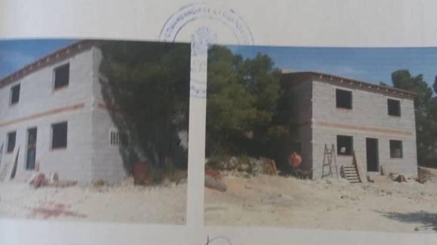 Fotografías de la Guardia Civil aportadas al juzgado de la construcción ilegal en Castalla