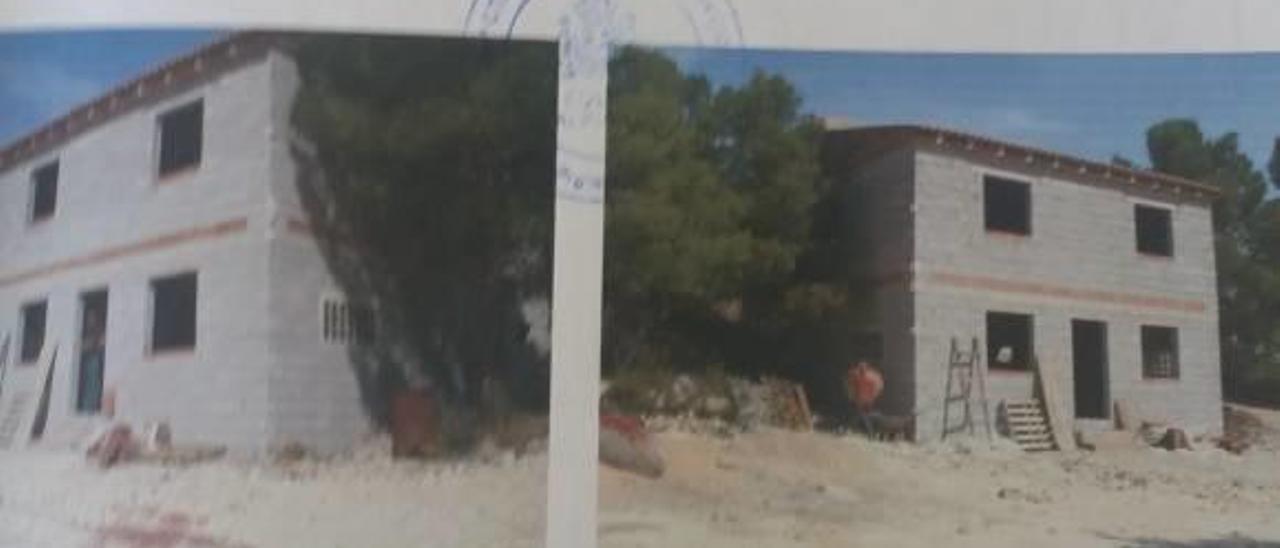 Fotografías de la Guardia Civil aportadas al juzgado de la construcción ilegal en Castalla