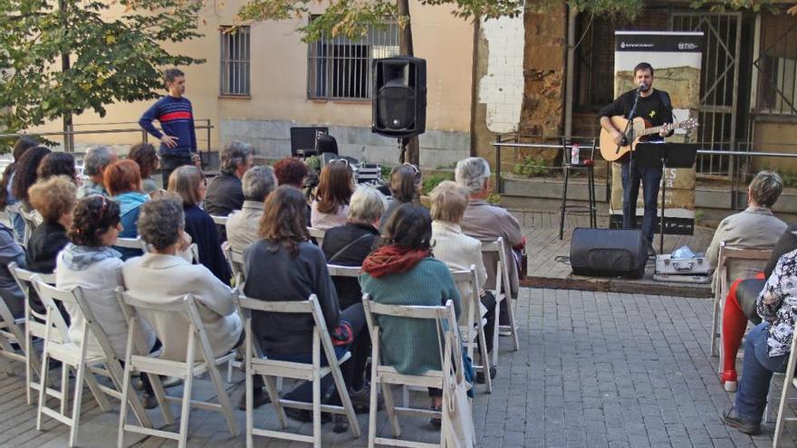 Viatge a l&#039;univers de Vicent Andrés Estellés