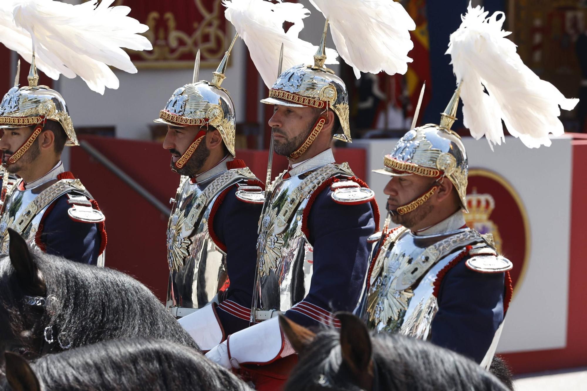 EN IMÁGENES: Así fue el multitudinario desfile en Oviedo por el Día de las Fuerzas Armadas