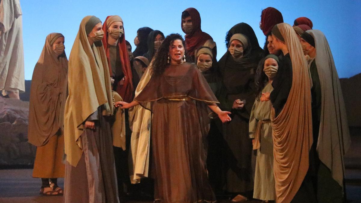 Escena de la Passió d&#039;Olesa amb Maria al centre