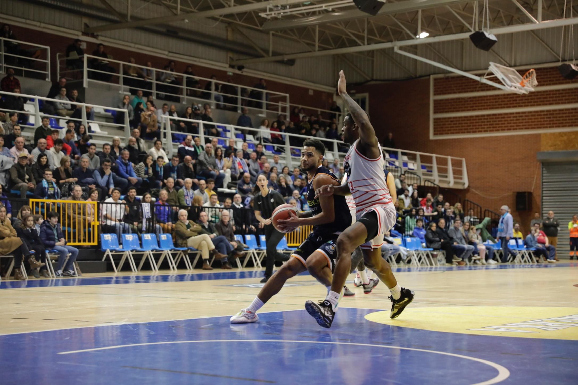 El Alimerka Oviedo Baloncesto se impone al Ourense (75-58) y sigue en racha