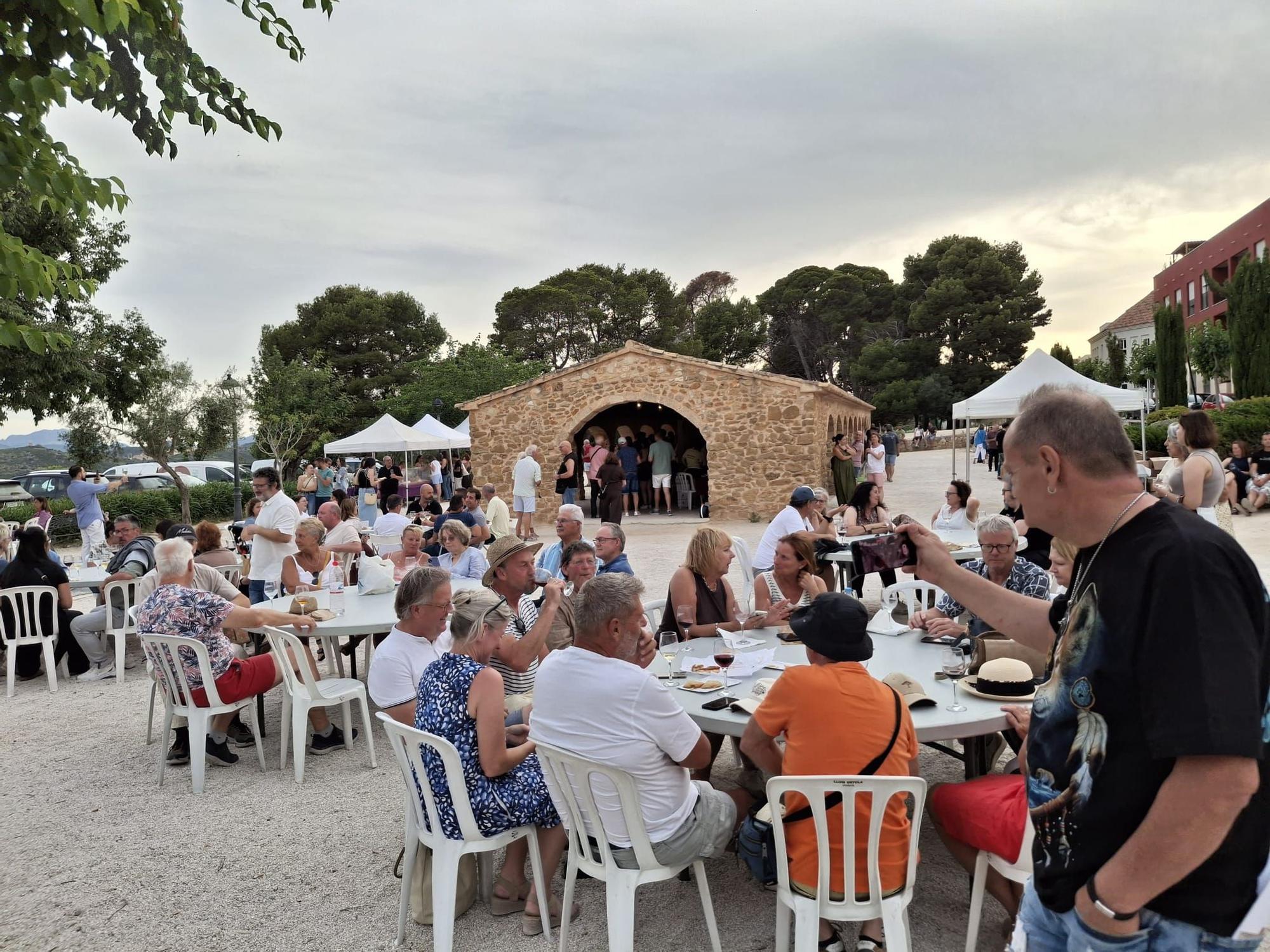 Singulares, de "poble" e insulares: la gran fiesta del vino en el riurau de Jesús Pobre (imágenes)