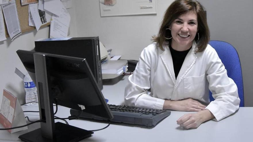 La doctora Cristina Nadal, jefa de dermatología del hospital de Son Llàtzer.