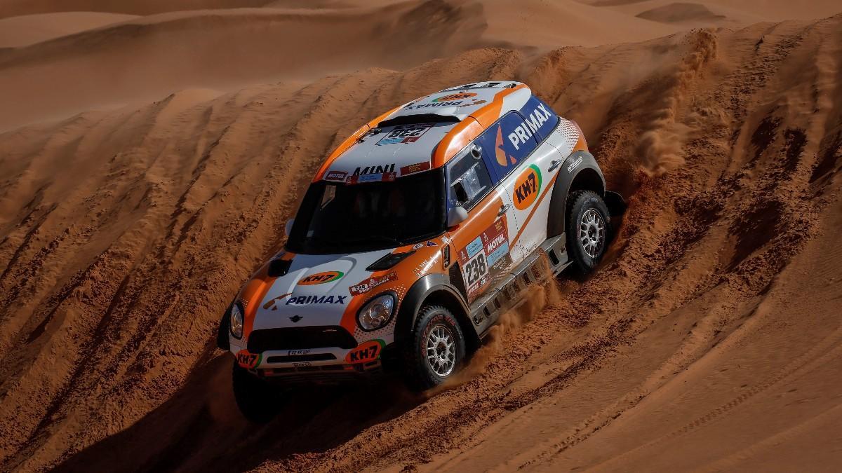 Laia Sanz, surcando las dunas del desierto