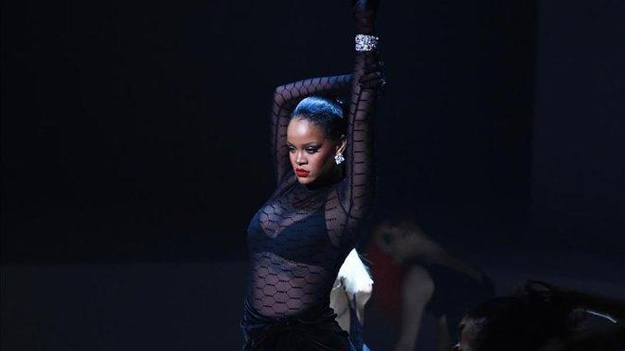 Rihanna eclipsa a Victoria&#039;s Secret