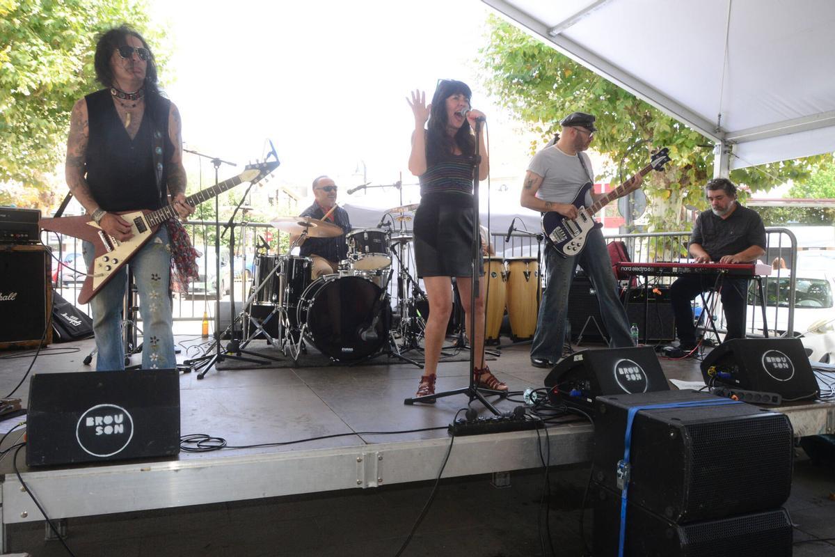 Música, artesanía y gastronomía inundan Cangas con el Satur-Day Fest. Música, artesanía y gastronomía inundan Cangas con el Satur-Day Fest.