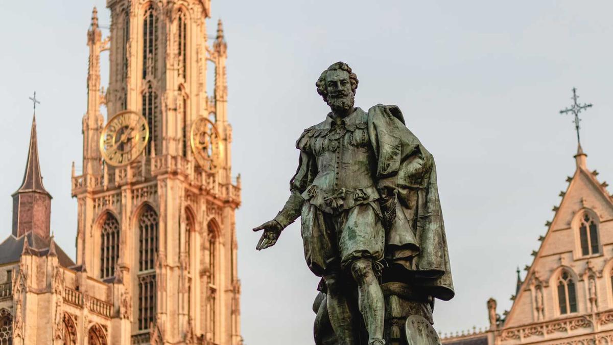 Estatua de Rubens, Groenplaats, Amberes