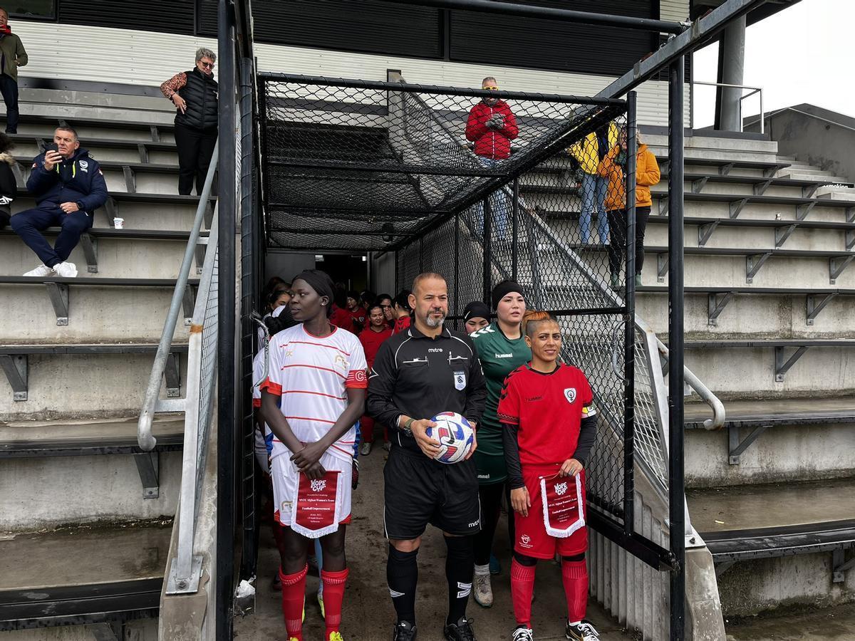 Las jugadoras preparadas antes del encuentro.